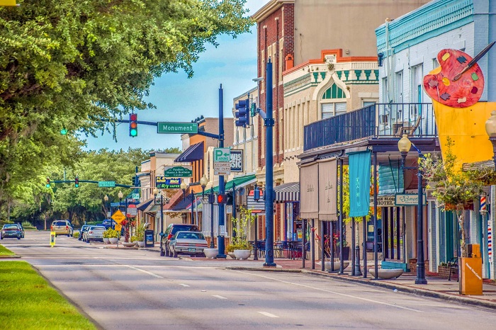 Kissimmee, FL Beautiful Downtown
